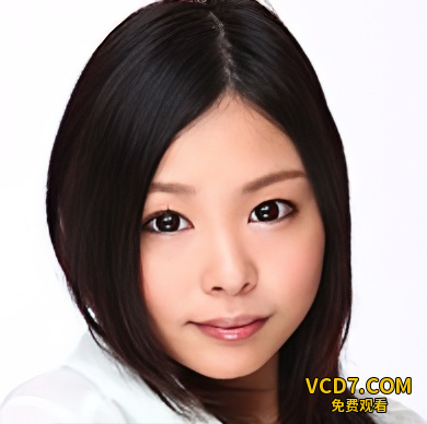 安達柚奈